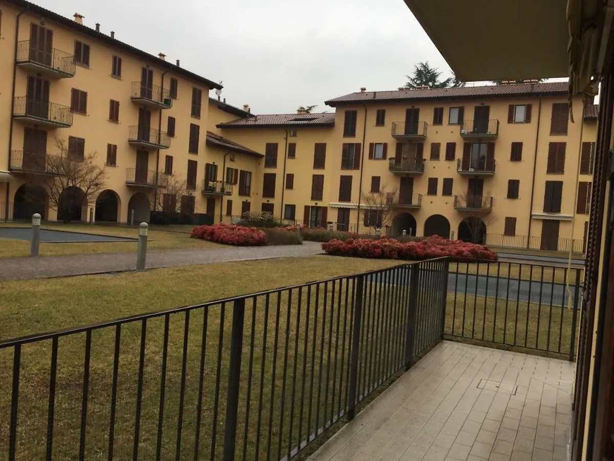 Casa Girasole Villa Fino Mornasco Holiday home